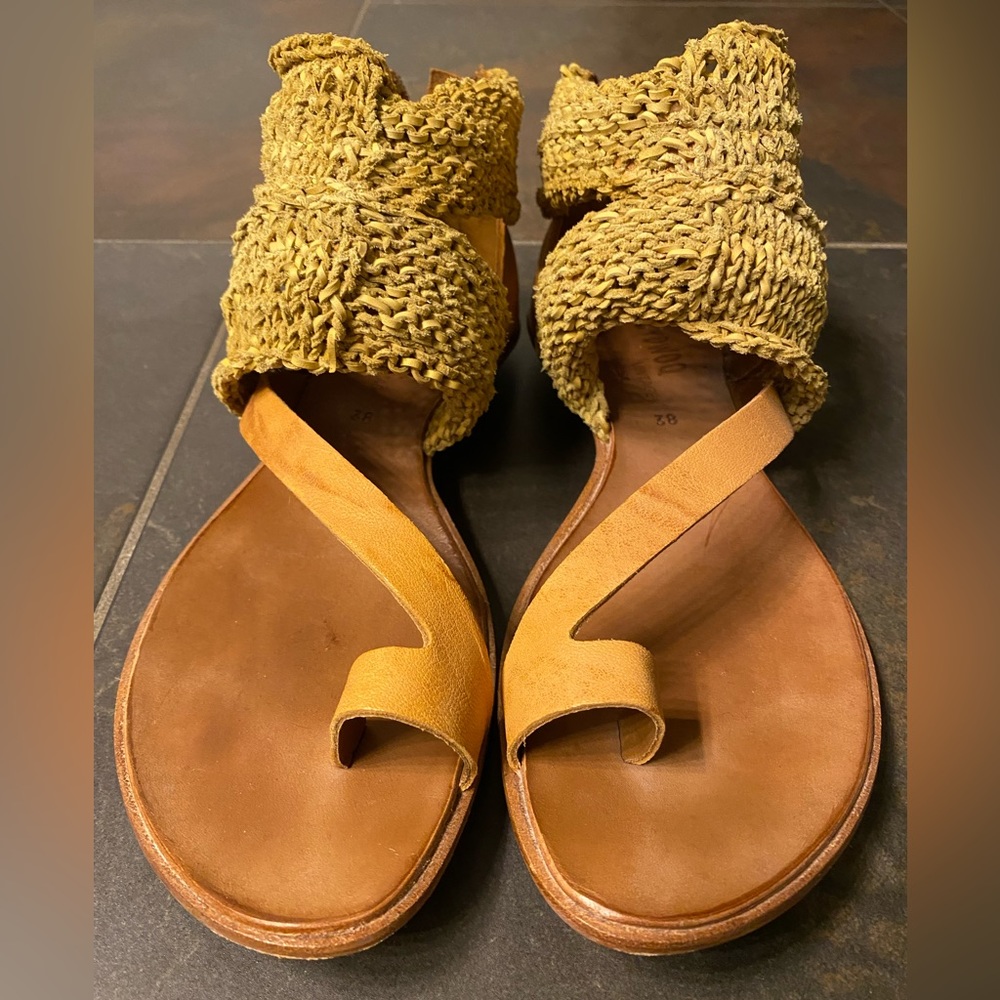 Turret sandals by CYDWOQ. Woven leather. Back zippers. EU Size 38